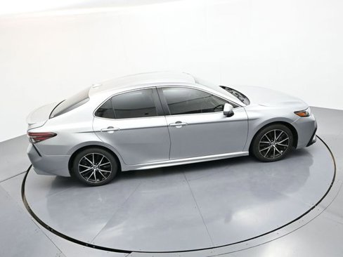 Used 2021 Toyota Camry SE image 32