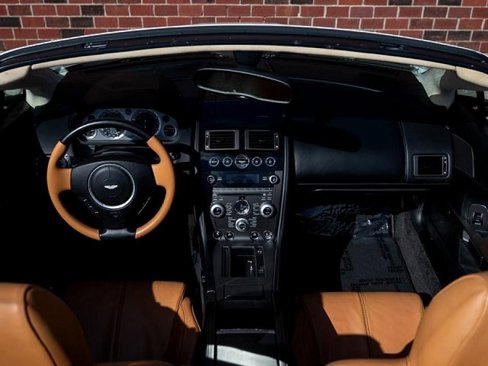 Used 2015 Aston Martin V8 Vantage Roadster image 42