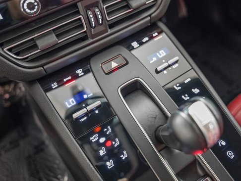 Certified 2024 Porsche Macan image 21