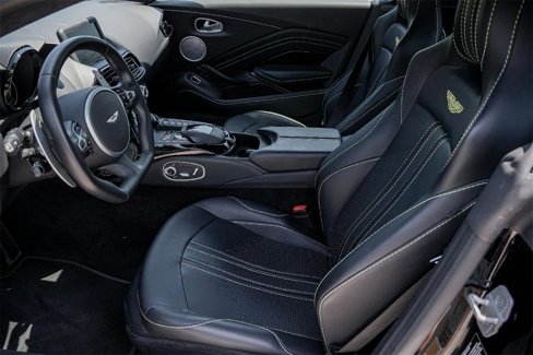 Used 2023 Aston Martin V8 Vantage Coupe image 22