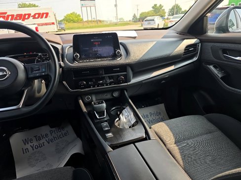 Used 2023 Nissan Rogue SV image 13