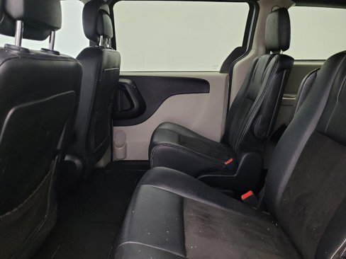 Used 2019 Dodge Grand Caravan SXT image 18