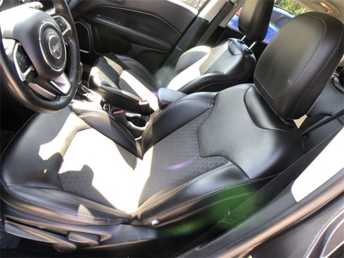 Used 2019 Jeep Compass Latitude w/ Cold Weather Group image 11