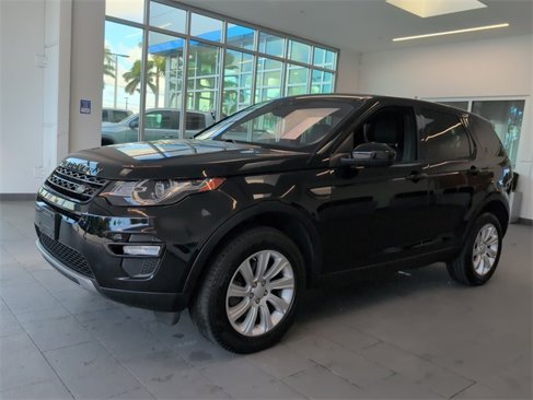 Used 2018 Land Rover Discovery Sport SE image 4