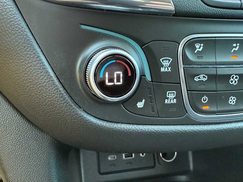 Used 2023 Chevrolet Equinox LT image 52