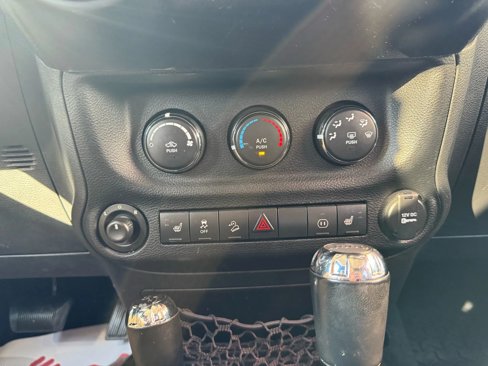Used 2012 Jeep Wrangler Unlimited Sahara w/ Connectivity Group image 16