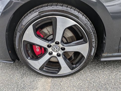 Used 2017 Volkswagen GTI SE image 10