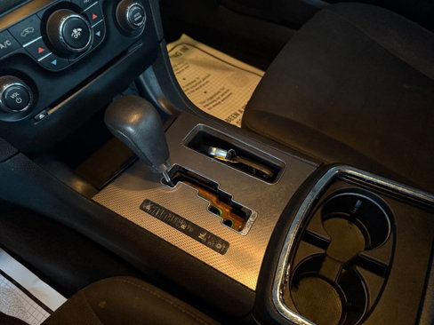 Used 2011 Dodge Charger SE image 25