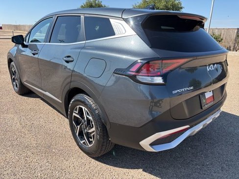 Used 2023 Kia Sportage LX image 4