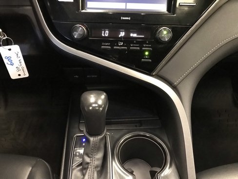 Certified 2020 Toyota Camry SE image 16