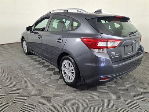 Used 2018 Subaru Impreza 2.0i Premium image 8