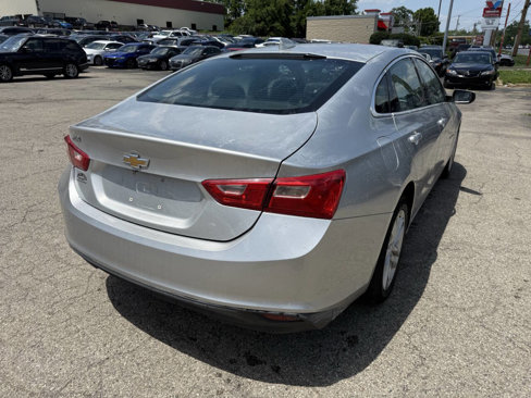 Used 2016 Chevrolet Malibu LT image 9