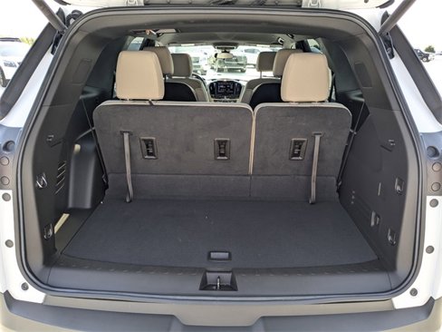 Used 2023 Chevrolet Traverse LT image 12