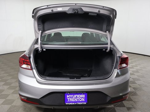 Used 2020 Hyundai Elantra SE w/ Cargo Package (C1) image 11