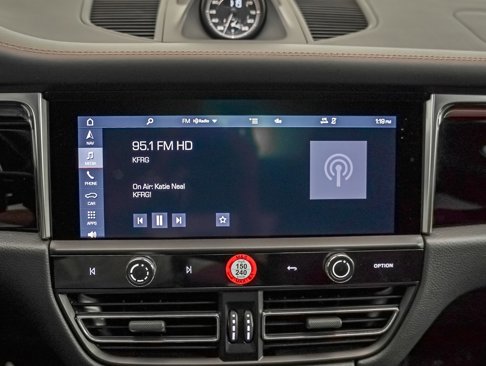 Certified 2024 Porsche Macan image 22