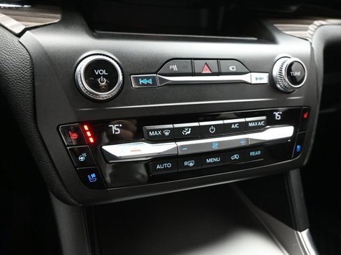 Used 2020 Ford Explorer Limited image 23