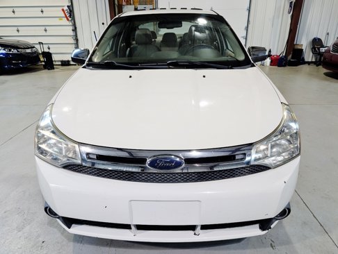 Used 2010 Ford Focus SEL image 10