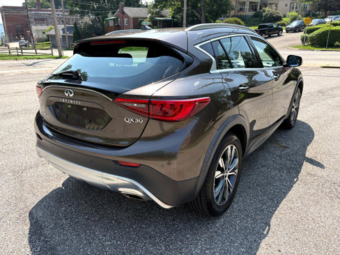 Used 2018 INFINITI QX30 Premium image 9