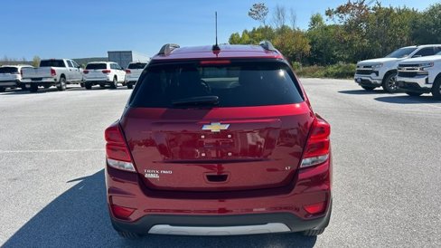 Used 2019 Chevrolet Trax LT w/ LT Convenience Package image 4