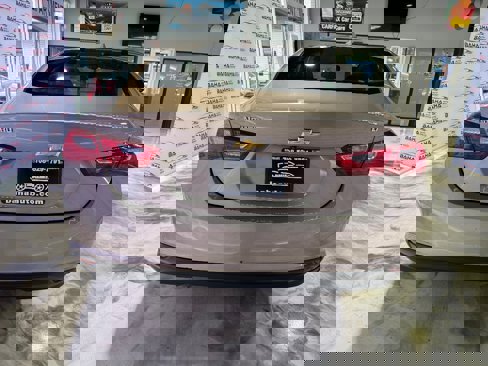Used 2018 Chevrolet Malibu LT image 5