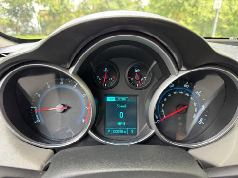 Used 2013 Chevrolet Cruze LS image 40