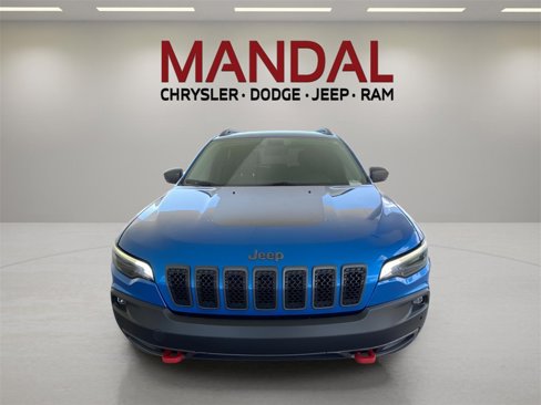 Used 2020 Jeep Cherokee Trailhawk image 3