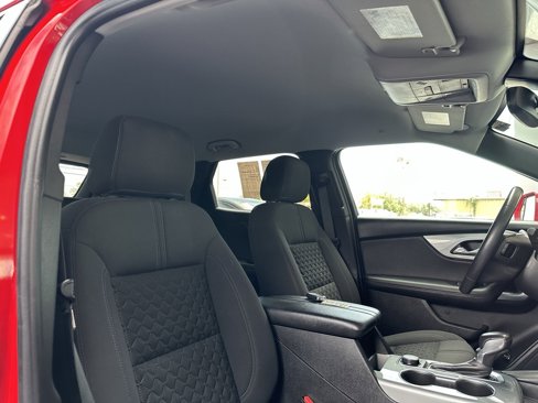 Used 2020 Chevrolet Blazer LT image 17