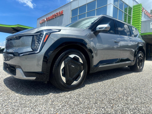 Used 2024 Kia EV9 Land image 50
