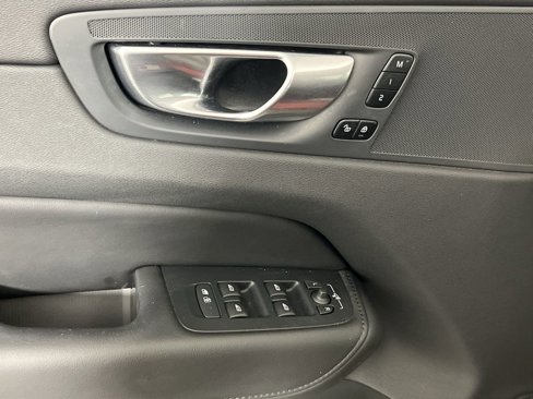 Certified 2023 Volvo XC60 B5 Plus w/ Climate Package image 16