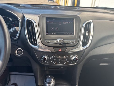 Certified 2020 Chevrolet Equinox LT w/ Driver Convenience Package image 21