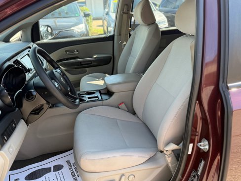 Used 2020 Kia Sedona LX image 13