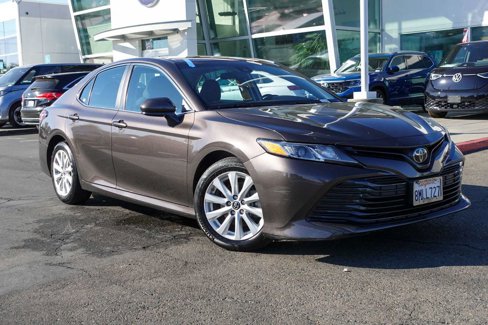 Used 2019 Toyota Camry L image 2