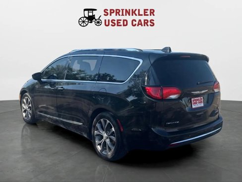 Used 2017 Chrysler Pacifica Limited image 13