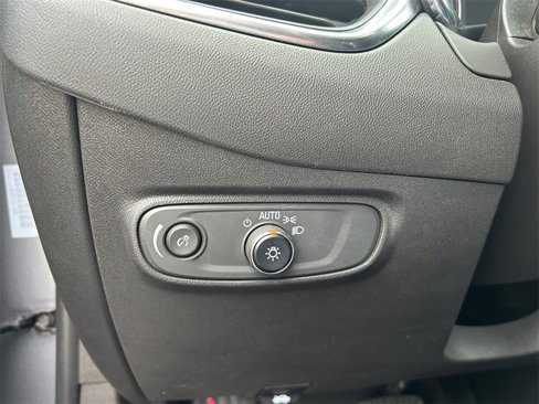 Used 2023 Chevrolet Equinox LT image 23