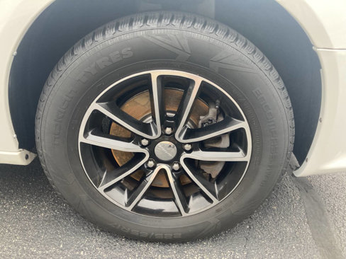 Used 2016 Dodge Grand Caravan SE image 24