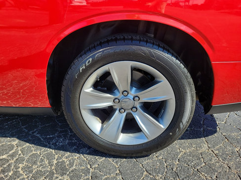 Used 2022 Dodge Challenger SXT image 12
