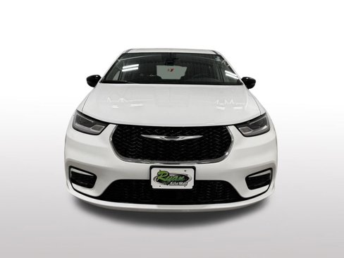 Used 2024 Chrysler Pacifica Select image 9