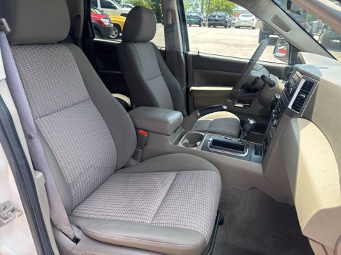 Used 2009 Jeep Grand Cherokee Laredo image 14