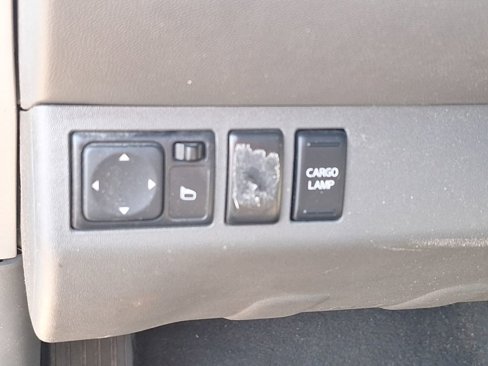 Used 2020 Nissan Frontier SV image 23