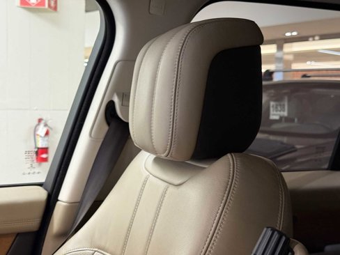 Used 2019 Land Rover Range Rover HSE image 31