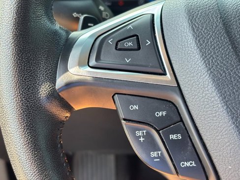 Used 2017 Ford Fusion SE w/ Fusion SE Technology Package image 17