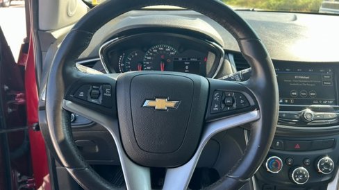 Used 2019 Chevrolet Trax LT w/ LT Convenience Package image 22
