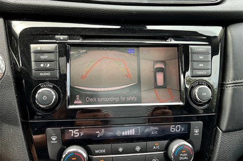 Used 2019 Nissan Rogue SL w/ Premium Package image 14