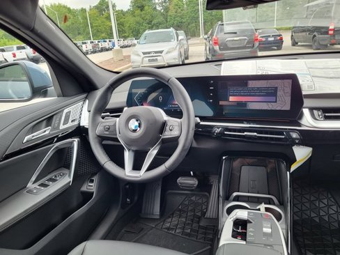 New 2025 BMW X2 xDrive28i w/ Convenience Package image 14
