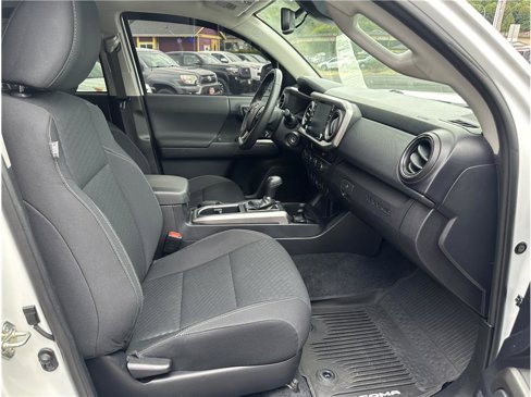 Used 2021 Toyota Tacoma SR5 w/ Trail Edition image 27