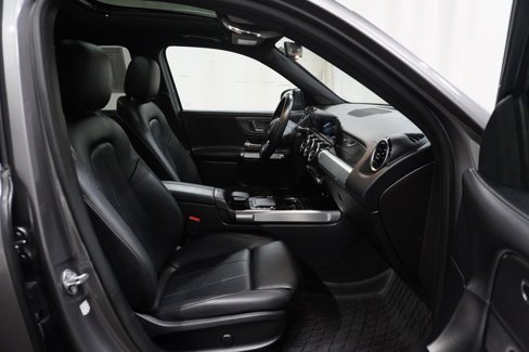 Used 2021 Mercedes-Benz GLB 250 4MATIC image 11