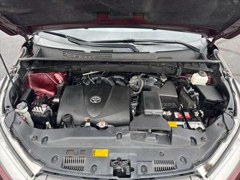 Used 2019 Toyota Highlander XLE image 29