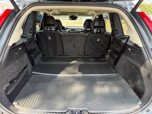 Used 2018 Volvo XC90 T5 Momentum w/ Convenience Package image 19
