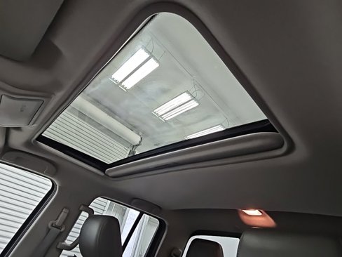 Used 2019 Nissan Frontier SL image 27