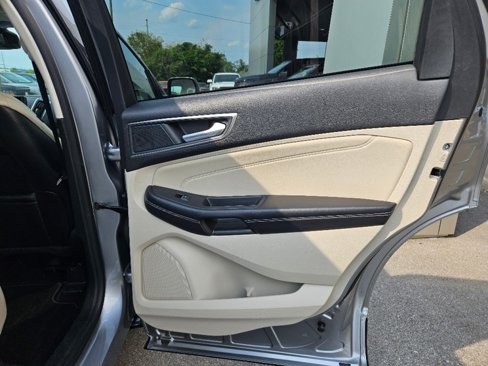Used 2022 Ford Edge Titanium image 14